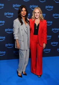 Priyanka_Malaysia_282029~29.jpg