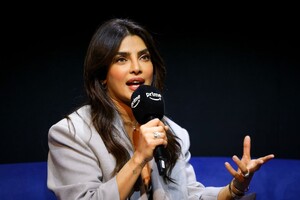 Priyanka_Malaysia_28229~47.jpg
