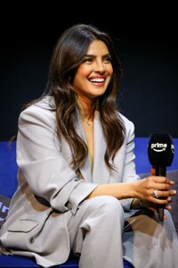 Priyanka_Malaysia_28429~49.jpg