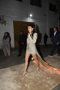 Priyanka_Malaysia_28729~47.jpg