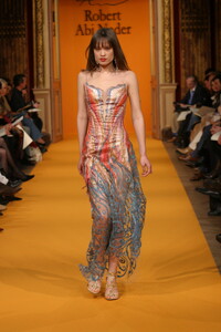 RobertAbiNader2004HauteCouture23.thumb.jpg.db141e491d3aeb6ae714e397b03f8107.jpg