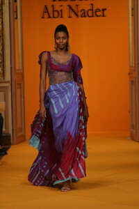 RobertAbiNader2004HauteCouture53.thumb.jpg.b06259c346121cbc0ffef3449d57b0e7.jpg