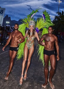 SAMBA_02921_X.thumb.jpg.3b99bc37adf12b3fbb7e652d66074060.jpg