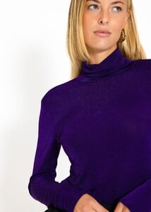 SassyClassy-fliessendes-langarmshirt-mit-rollkragen-und-ruckenausschnitt-schwarz-S3209G6379_10.jpg