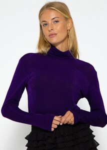 SassyClassy-fliessendes-langarmshirt-mit-rollkragen-und-ruckenausschnitt-schwarz-S3209G6379_4.jpg