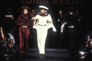 SoniaRykiel1992FW12.thumb.jpg.2cef00f29a5d98a06a1a60468be63156.jpg