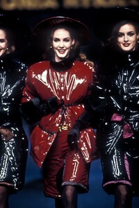 SoniaRykiel1992FW7.thumb.jpg.b9fa0c7e12a2309763007c5b7709f654.jpg