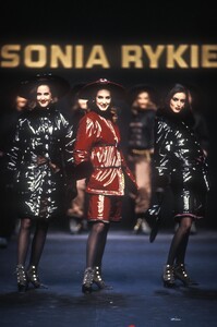SoniaRykiel1992FW9.thumb.jpg.f7463a6938f6a4429fdf7c87c59f381d.jpg