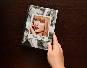 Taylor Swift - Spotlight on a Legend [2024.10.01] 10 Taylor 71v9cN5+w8L._SL1280_.jpg