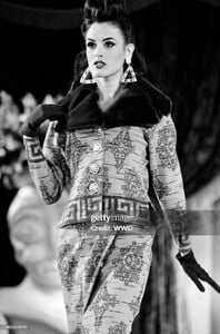 Todd Oldham Fall 1992 Ready to Wear Runway Show News Photo - Getty Images.jpeg