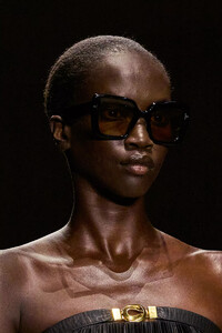TomFordclpS24001.thumb.jpg.c964a4f49c53f056ba3883a9e4f4d9b0.jpg