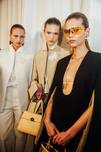 ToryBurch-byEmilyMalan-0058.thumb.jpg.4fcbfd284f75e65837edde577706f154.jpg