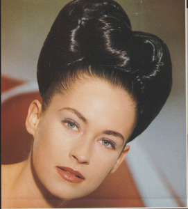 Vera-JLD-VogIT-april96 x.png