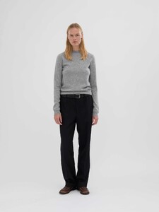 WomensFittedRoundneck_HeatherGreyLight1.jpg