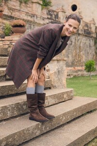 abrigo-harrods-mod-aw24-eseoese-2_m.thumb.jpg.6b2f9921836203aee09a5ca08dee75bb.jpg