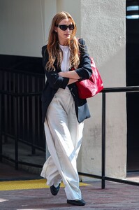 ashlee-simpson-at-via-alloro-in-beverly-hills-05-29-2024-4.jpg