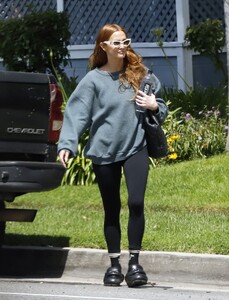 ashlee-simpson-in-casual-outfit-in-los-angeles-05-02-2024-1.jpg