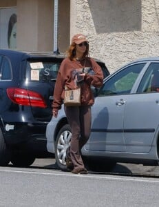 ashlee-simpson-runs-errands-in-la-05-13-2024-1.jpg