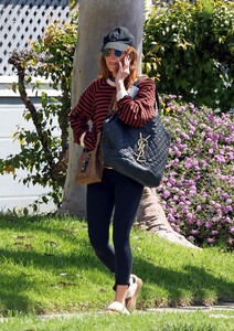 ashlee-simpson-street-style-los-angeles-04-17-2024-3.jpg