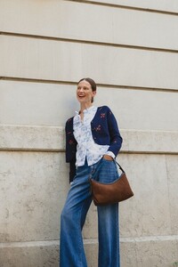 cardigan-margot-aw24-mod-eseoese-5_m.thumb.jpg.7ecdf440de8907019dd9c1144b30bff0.jpg