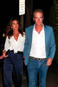 cindy-crawford-and-rande-gerber-out-for-dinner-at-giorgio-baldi-in-santa-monica-09-12-2024-6.jpg