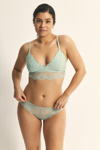 conjunto-bralette-con-bikini-encaje a.jpg