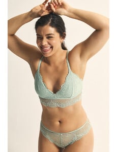 conjunto-bralette-con-bikini-encaje b.jpg