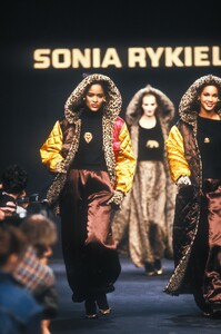 dortensiaorlortensiahayesilonkatoppenbergsr905.thumb.jpg.42b2ed9cff1bdcd0e6d41e3bb20310ad.jpg