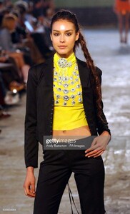 erikaFalconeris03fakeLondon--blgbrB.thumb.jpg.b02d711ba06158b1968190ec22c576a6.jpg