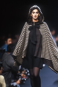 f91rykiel-27.thumb.jpg.49ae926e8e6b8ce248bb33bfe564b938.jpg