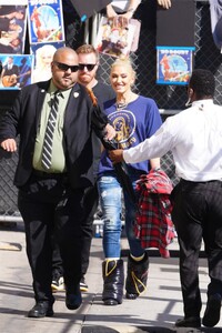gwen-stefani-arrives-at-jimmy-kimmel-live-in-hollywood-09-30-2024-5.jpg