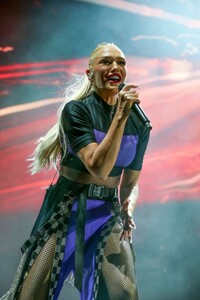 gwen-stefani-performs-at-cali-vibes-festival-in-long-beach-02-17-2024-8.jpg
