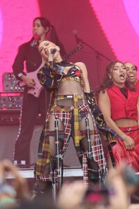 gwen-stefani-performs-at-first-minnesota-yacht-club-festival-in-st.-paul-07-19-2024-1.jpg