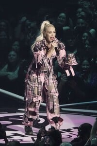 gwen-stefani-performs-at-iheartradio-music-festival-in-las-vegas-09-20-2024-0.jpg