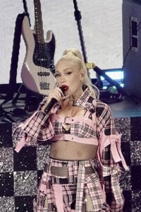 gwen-stefani-performs-at-iheartradio-music-festival-in-las-vegas-09-20-2024-6.jpg