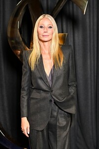 gwyneth-paltrow-at-yves-saint-laurent-photocall-at-paris-fashion-week-09-24-2024-6.jpg