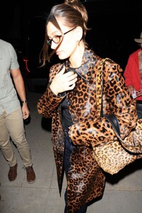 hailey-and-justin-bieber-arrives-at-a-church-service-in-los-angeles-09-25-2024-1.jpg
