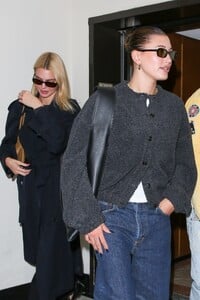 hailey-bieber-night-out-with-kendall-jenner-and-friends-at-sushi-park-in-los-angeles-09-29-2024-5.jpg