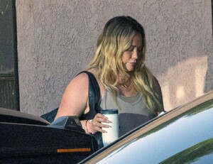hilary-duff-arriving-at-her-husband-s-office-in-studio-city-08-15-2024-2.jpg
