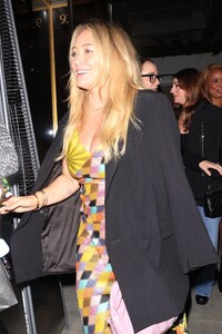 hilary-duff-brings-birthday-glamour-to-beverly-hills-02-10-2024-0.jpg