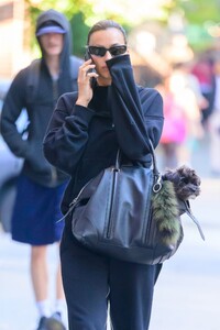 irina-shayk-out-and-about-in-new-york-10-08-2024-5.jpg