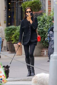 irina-shayk-out-with-her-dog-in-new-york-10-17-2024-1.jpg