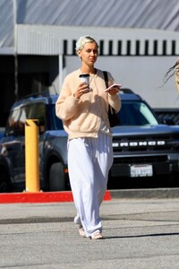 iris-law-reign-judge-and-justine-skye-out-for-coffee-in-bel-air-03-17-2024-3.thumb.jpg.b07c5dbb9ef0aa2d4736a1726c769bfe.jpg