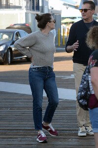 jennifer-garner-and-scott-stuber-out-in-los-angeles-09-18-2024-2.jpg