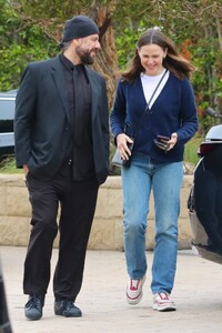 jennifer-garner-arrives-at-soho-house-in-malibu-05-31-2024-2.jpg