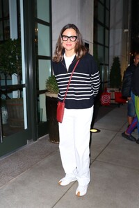 jennifer-garner-night-out-in-new-york-06-24-2024-3.jpg