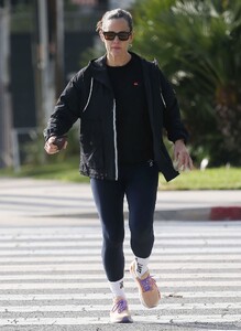 jennifer-garner-out-and-about-in-los-angeles-04-30-2024-4.jpg