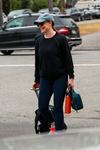 jennifer-garner-out-and-about-in-santa-monica-06-03-2024-6.jpg
