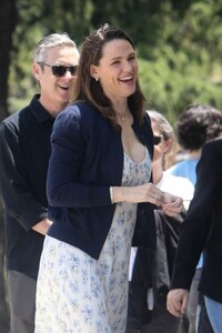 jennifer-garner-out-for-a-family-event-in-brentwood-05-19-2024-6.jpg
