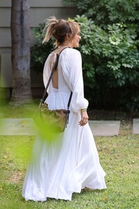 jennifer-lopez-arrives-at-a-friend-s-house-in-los-angeles-09-15-2024-6.jpg